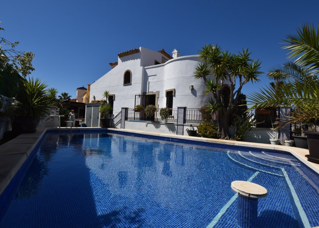 Verkoop - Villa - Algorfa - La Finca Golf Resort