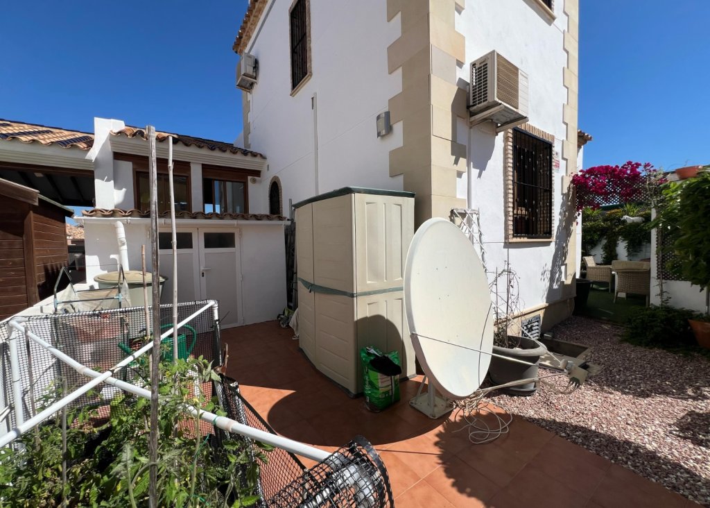 Verkoop - Villa - Algorfa - La Finca Golf Resort