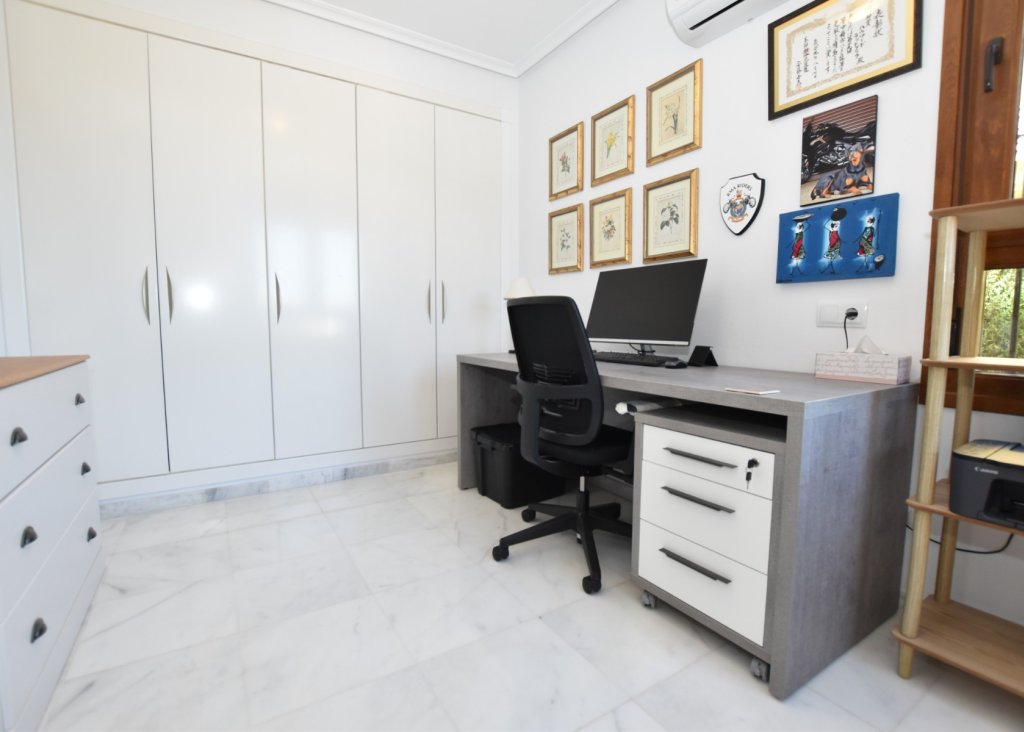 Verkoop - Villa - Algorfa - La Finca Golf Resort
