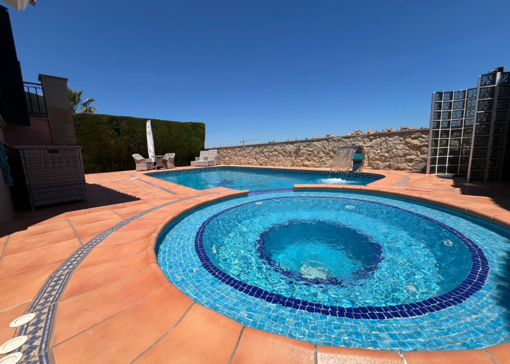 Verkoop - Villa - Algorfa - La Finca Golf Resort