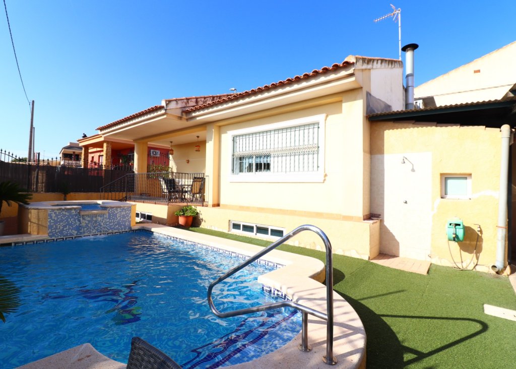 Verkoop - Villa - Almoradi - El Saladar