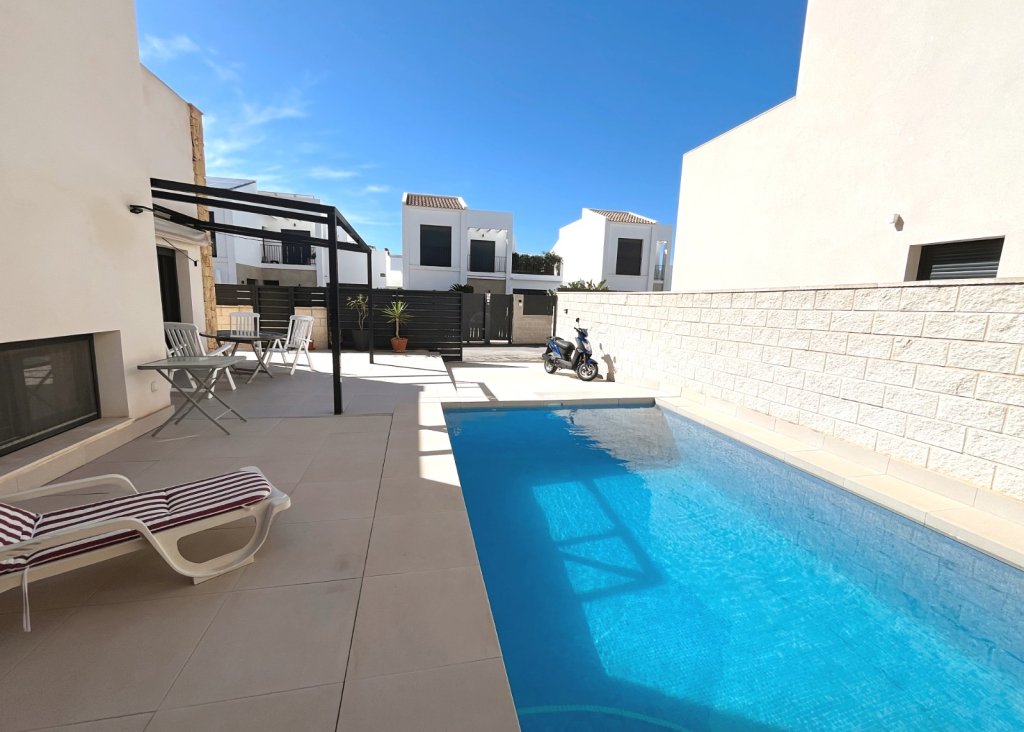 Verkoop - Villa - Ciudad Quesada - Pueblo Bravo
