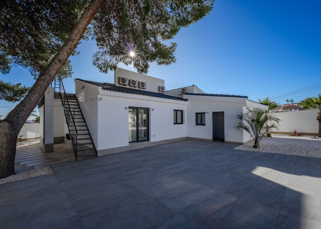 Verkoop - Villa - Ciudad Quesada - town