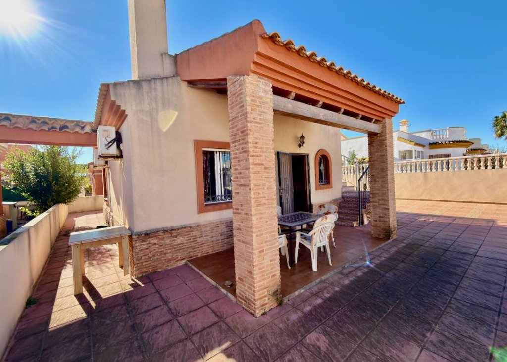 Verkoop - Villa - Guardamar del Segura - El Raso