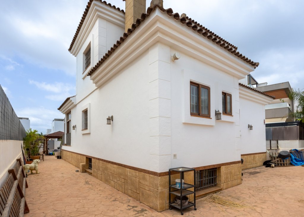 Verkoop - Villa - Los Montesinos - La Herrada