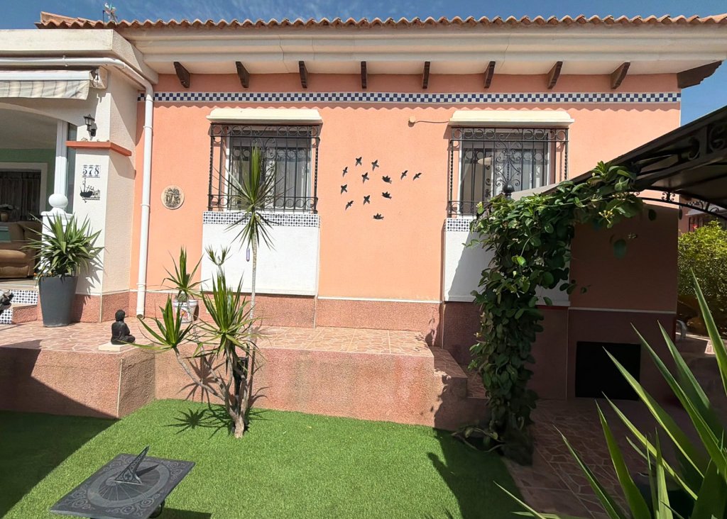 Verkoop - Villa - Los Montesinos - La Herrada