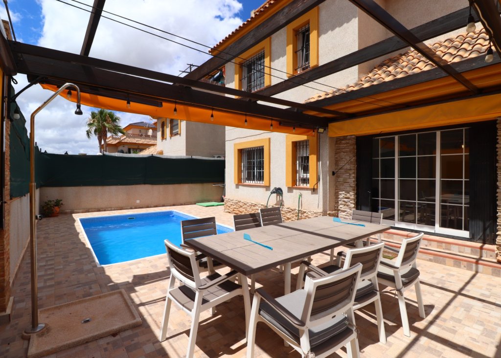 Verkoop - Villa - Los Montesinos - La Herrada
