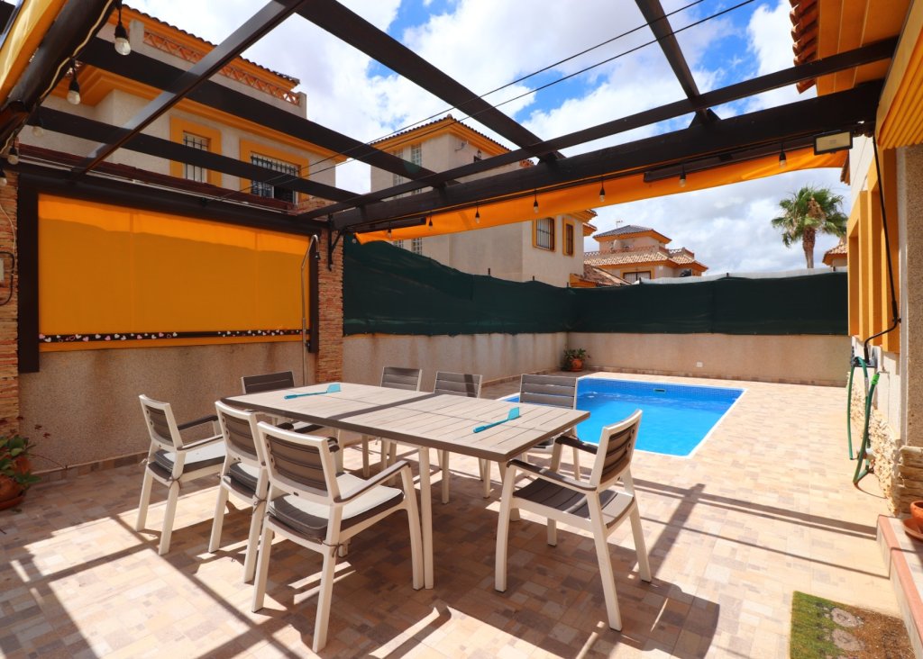 Verkoop - Villa - Los Montesinos - La Herrada