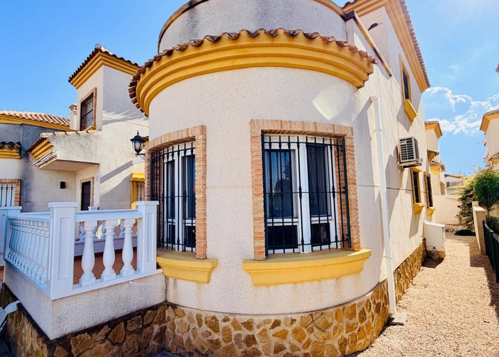 Verkoop - Villa - Los Montesinos - La Herrada