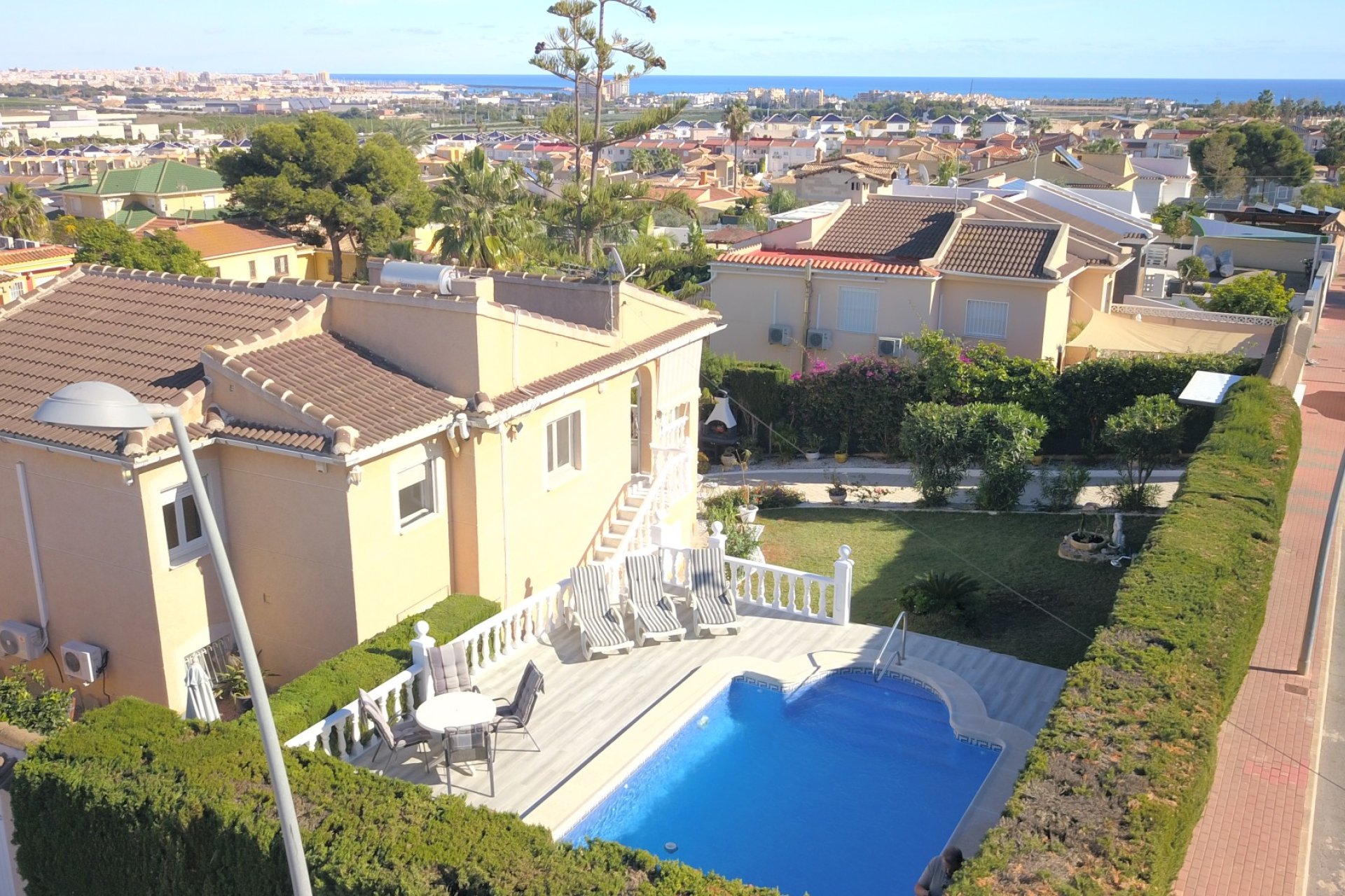 Verkoop - Villa - Orihuela Costa - Los Balcones