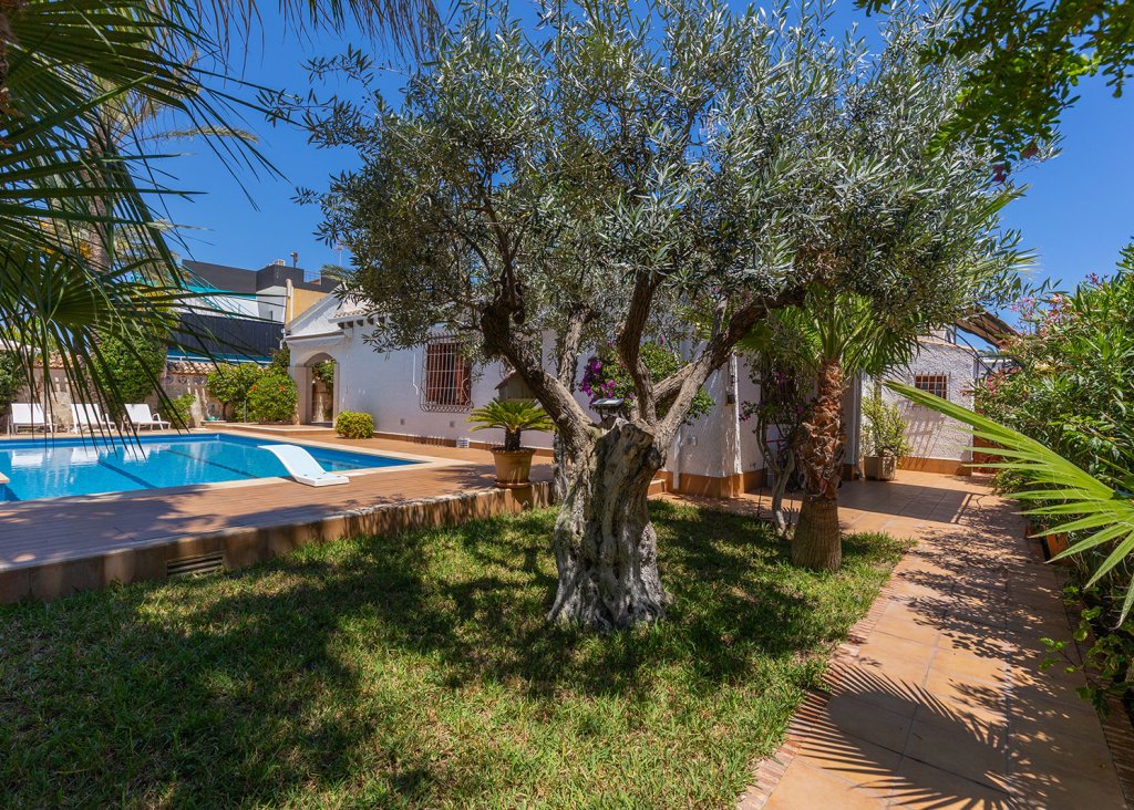 Verkoop - Villa - Orihuela Costa - Punta Prima