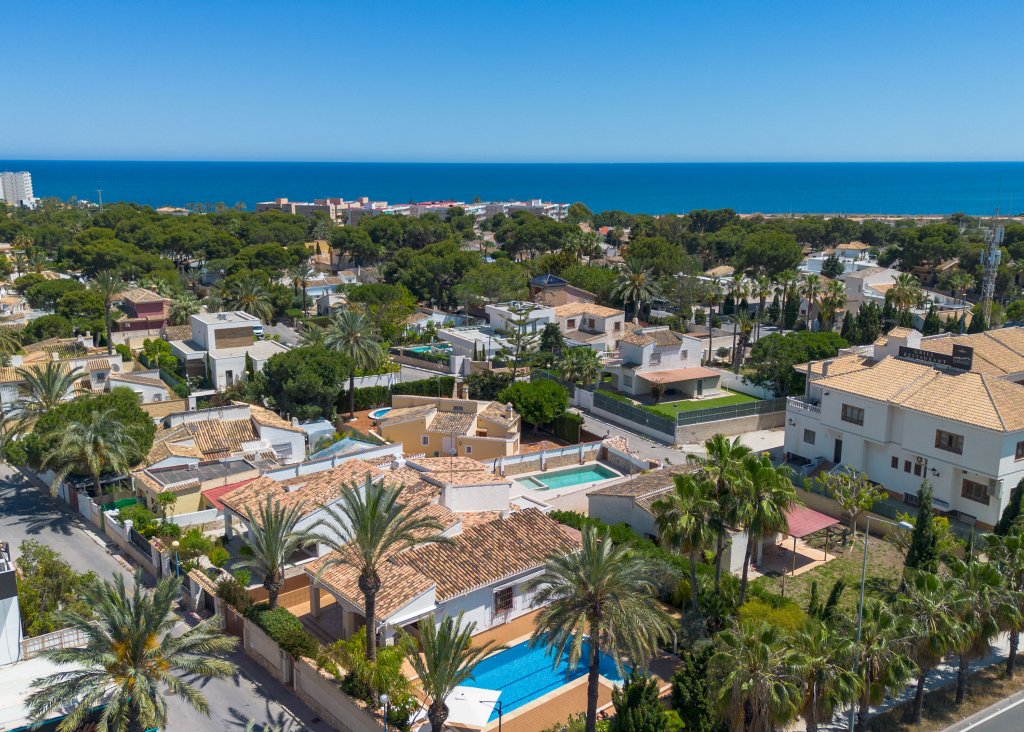 Verkoop - Villa - Orihuela Costa - Punta Prima