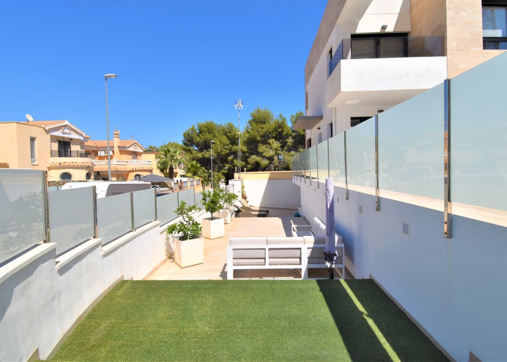 Verkoop - Villa - Orihuela Costa - Villamartin