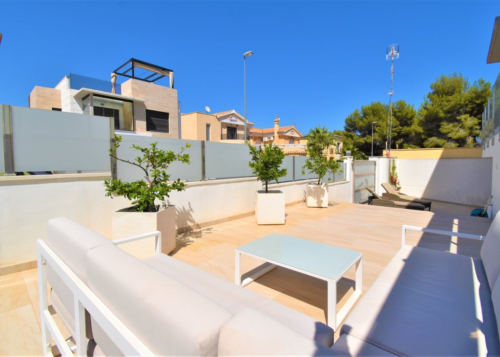 Verkoop - Villa - Orihuela Costa - Villamartin