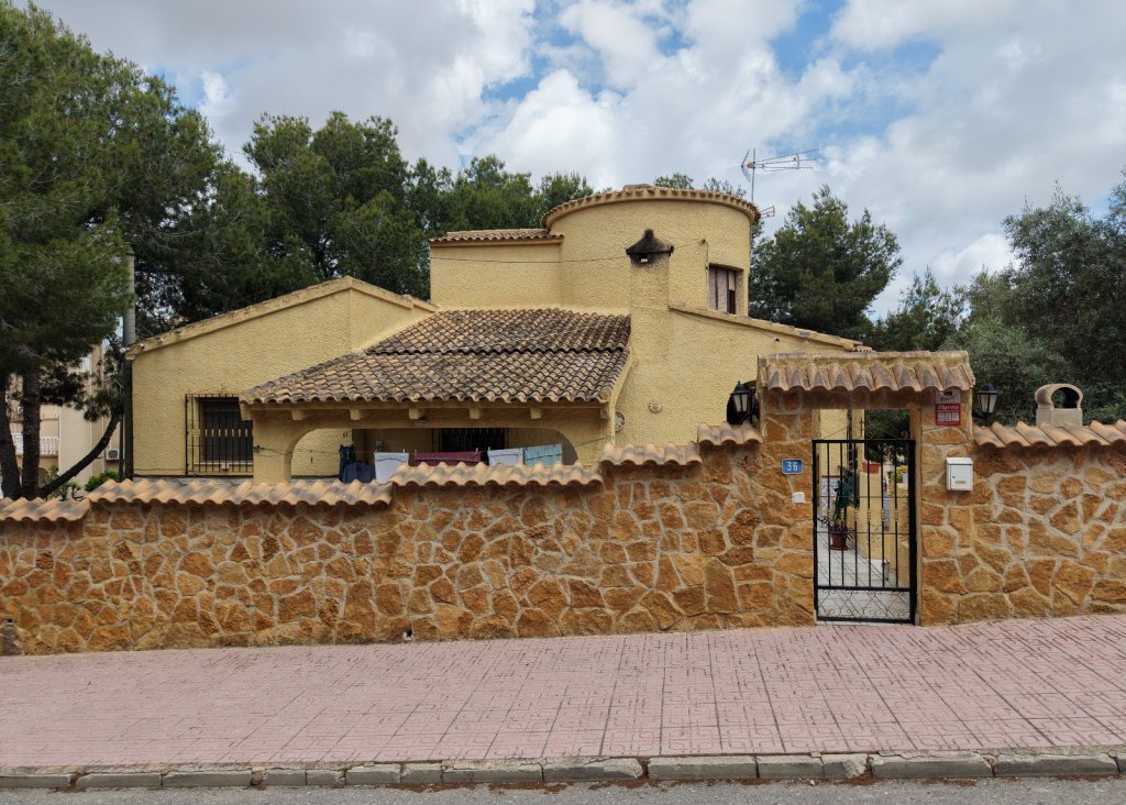 Verkoop - Villa - Orihuela Costa - Villamartin