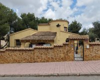 Verkoop - Villa - Orihuela Costa - Villamartin