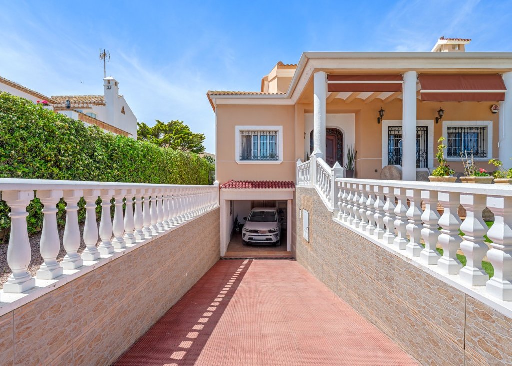 Verkoop - Villa - Torrevieja - La Mata