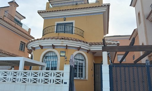 Villa - Sale - Los Montesinos - La Herrada