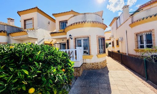 Villa - Sale - Los Montesinos - La Herrada