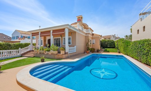 Villa - Verkoop - Torrevieja - La Mata