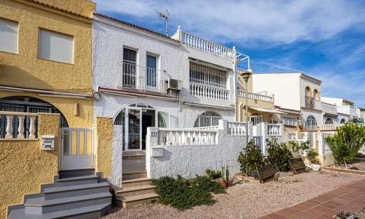 Villa - Verkoop - Torrevieja - La Siesta